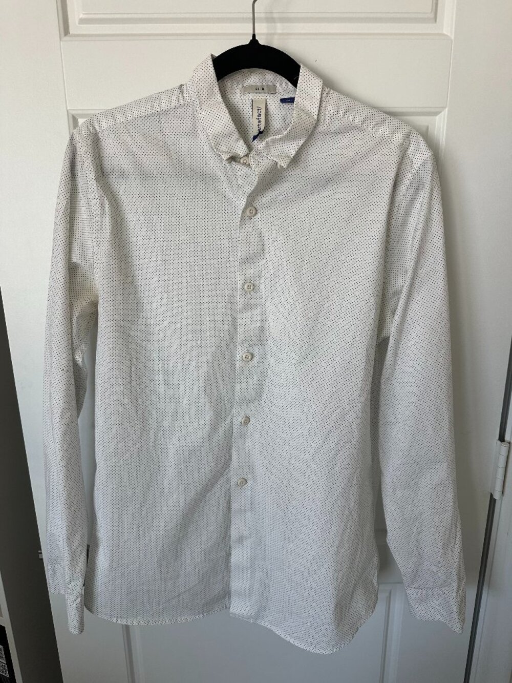 ARTEFACT SLIM FIT BLACK & WHITE POLKA DOT BUTTON UP SIZE TALL MEDIUM